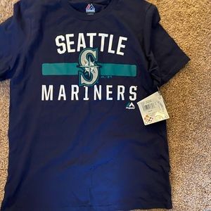 Seattle Mariners shirt.